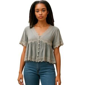 POL BOHO Cropped Blouse Short Sleeves Deep V-Neck Feathered Lace Gray Large NEW